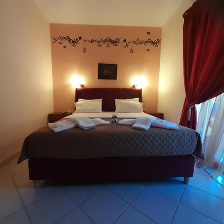 Delfini アパートホテル 4*