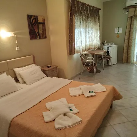 Aparthotel Delfini Akhladheri