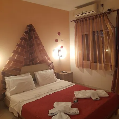 Delfini Aparthotel *