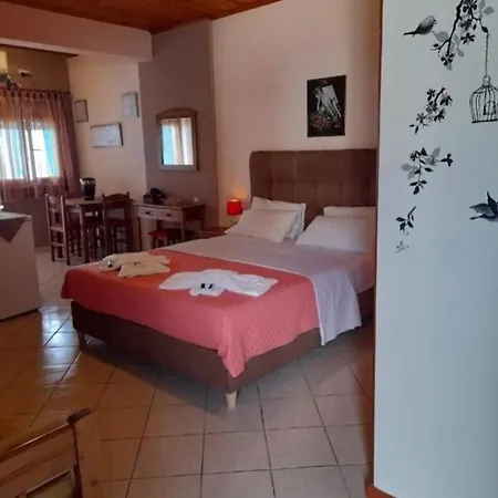 Delfini アパートホテル 4*