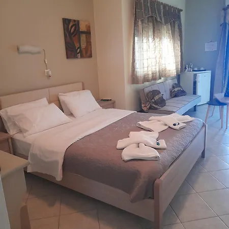 Aparthotel Delfini Akhladheri