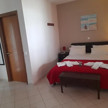 Aparthotel Delfini Akhladherí