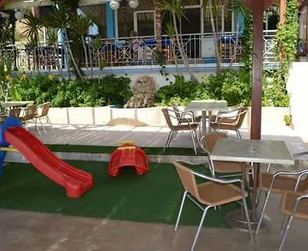 アパートホテル Delfini 4*