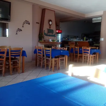 Delfini アパートホテル 4*